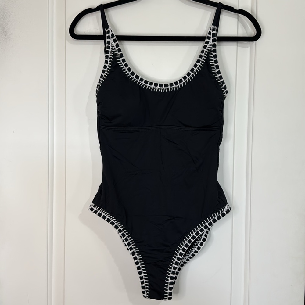 Gianni Bini EUC Swimsuit Black with White Trim Low Back Size Medium